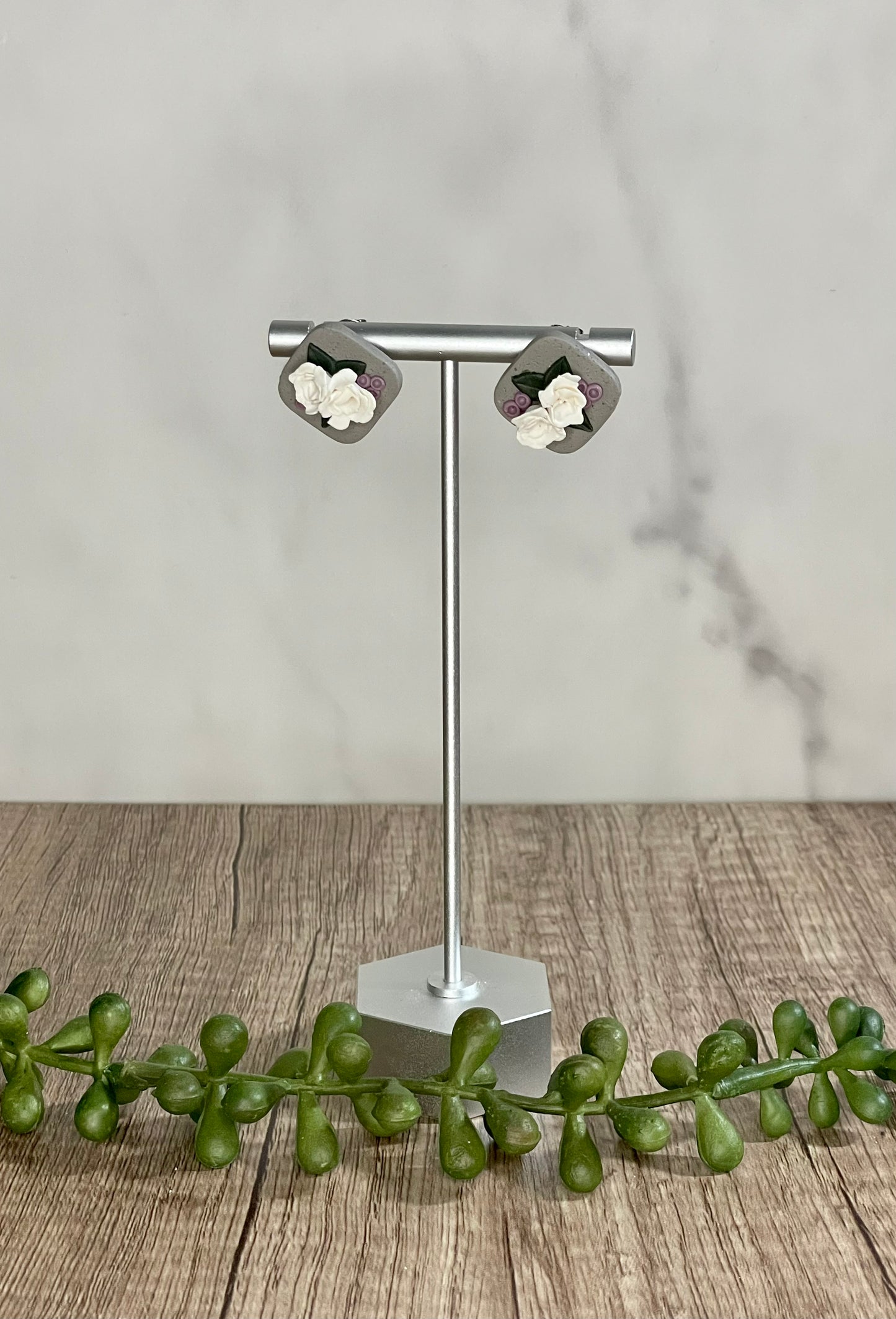Sculpted flower square stud earrings