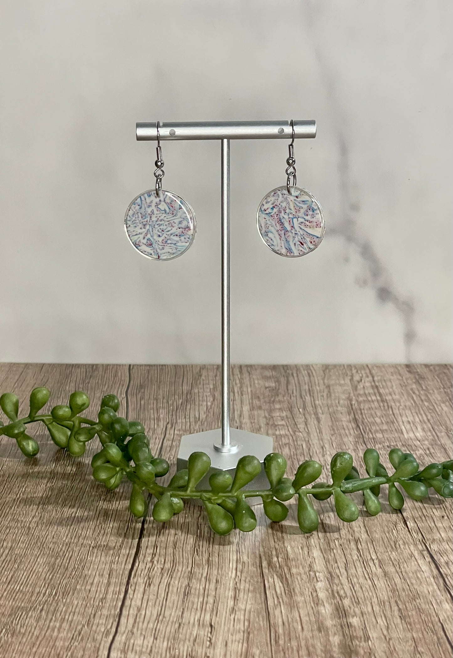 Light marbled earrings