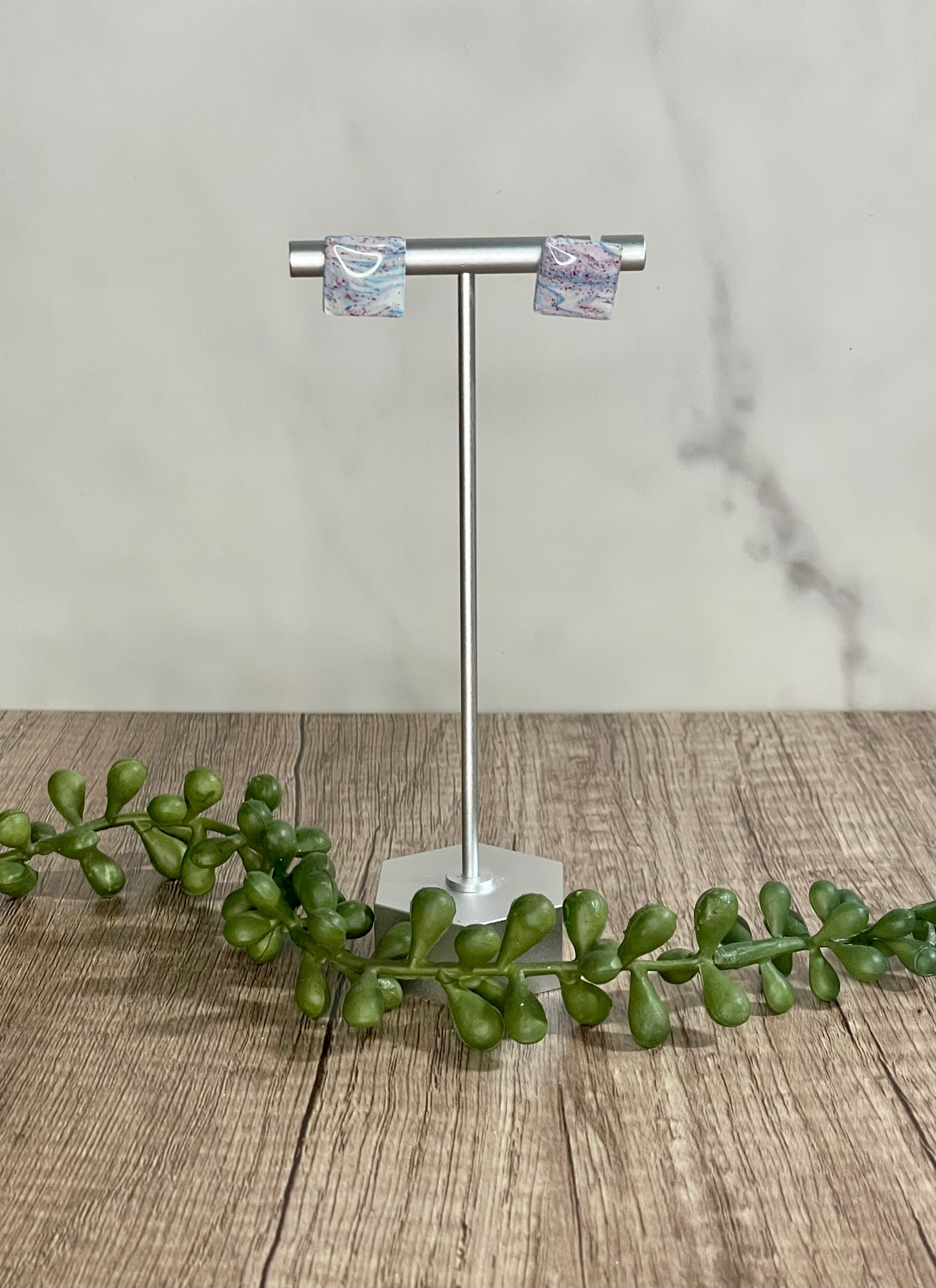 Light marbled earrings
