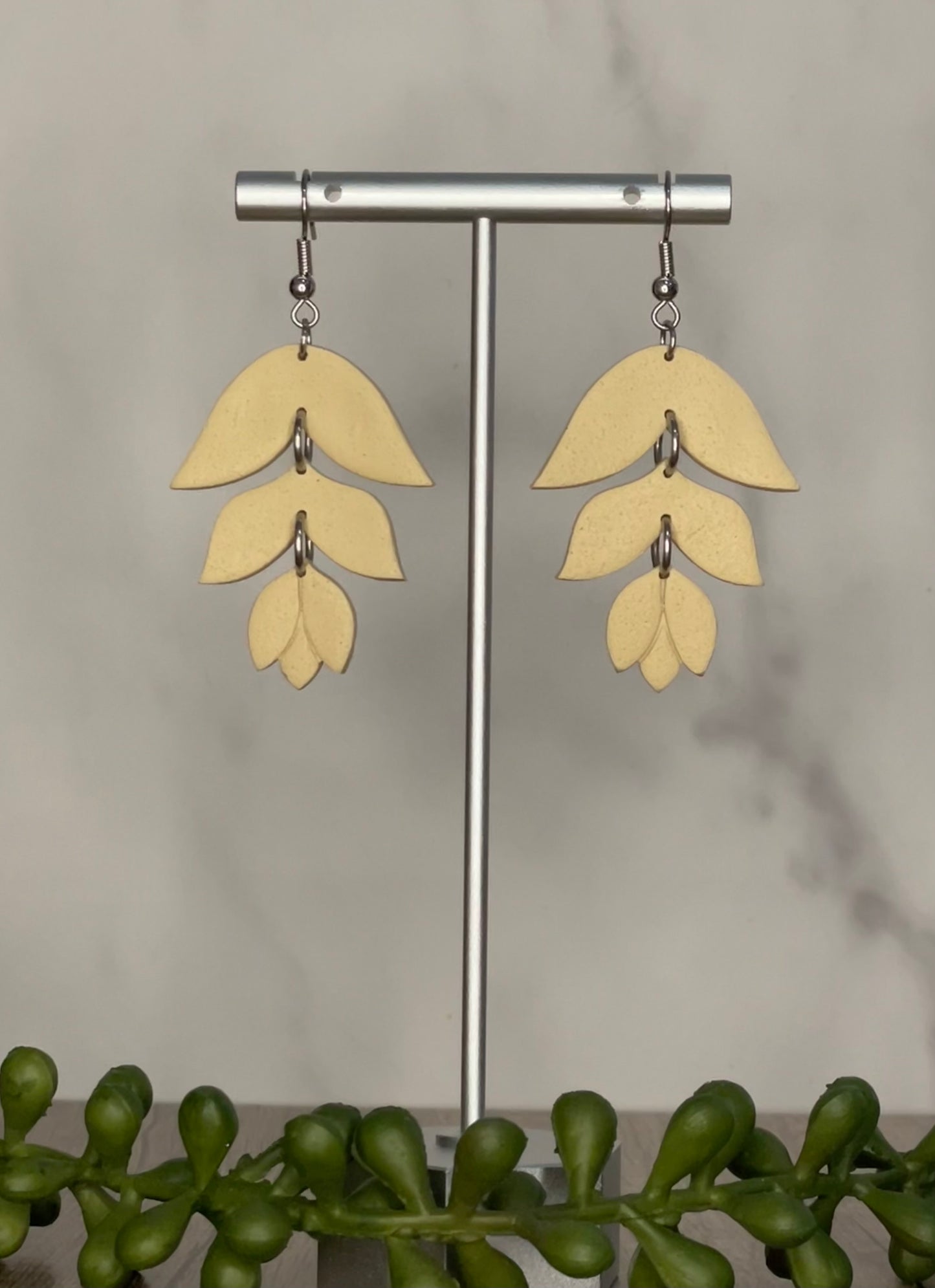 Neutral tulip dangle earrings