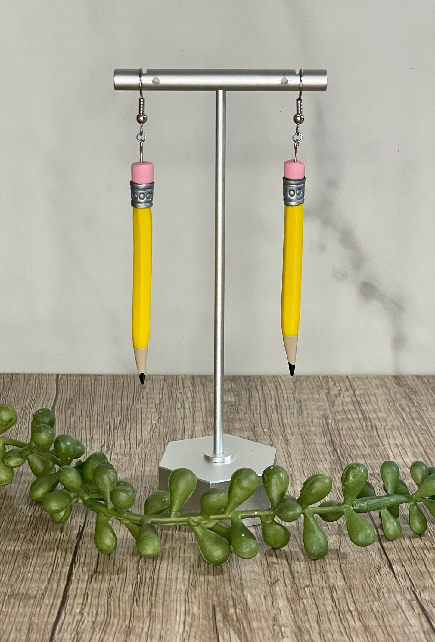 Sculpted pencil earrings