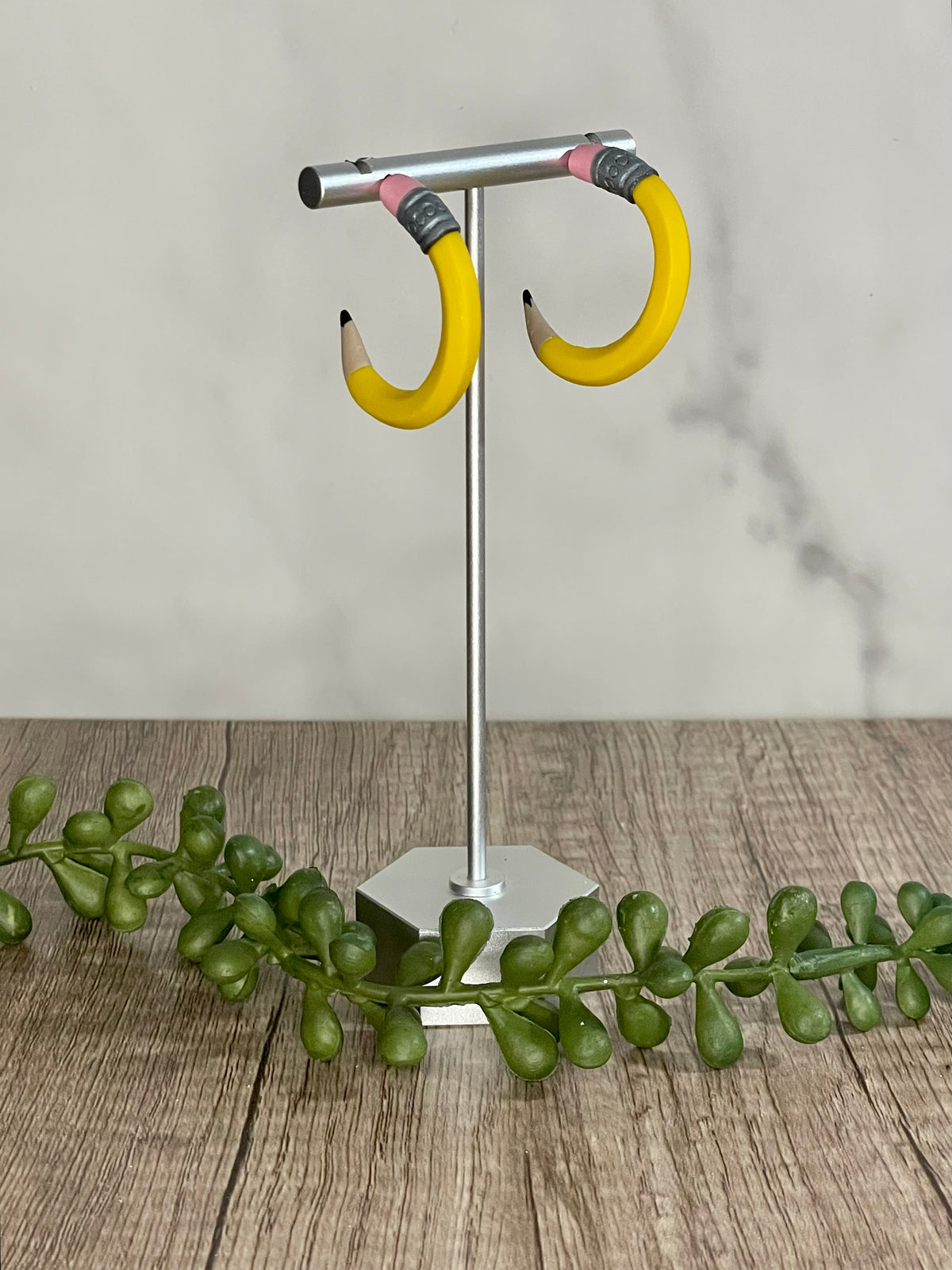 Sculpted pencil earrings