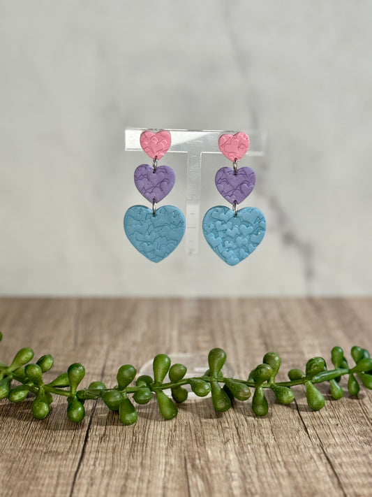 Heart patterned stacked heart stud earrings