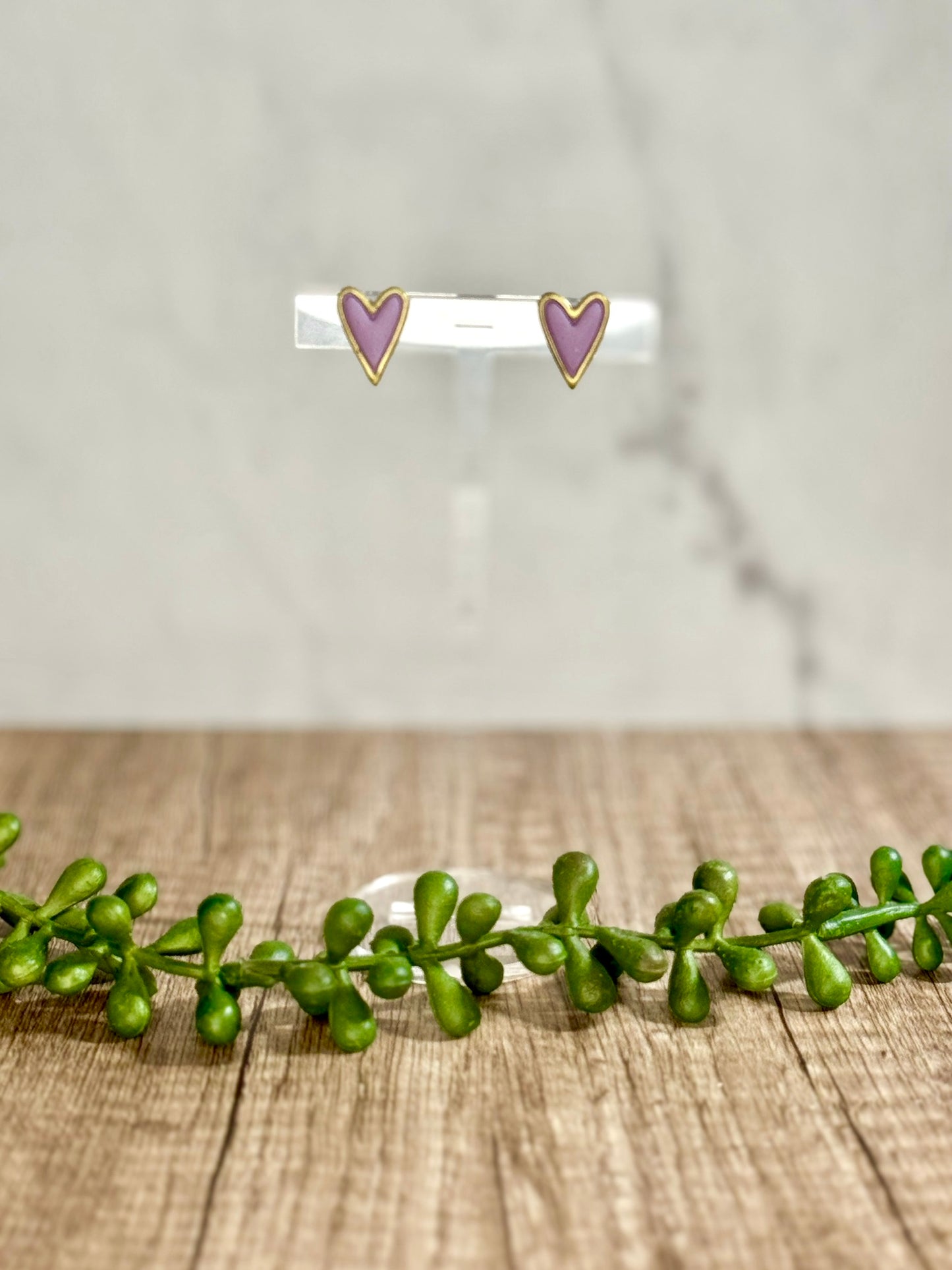 Framed heart stud earrings